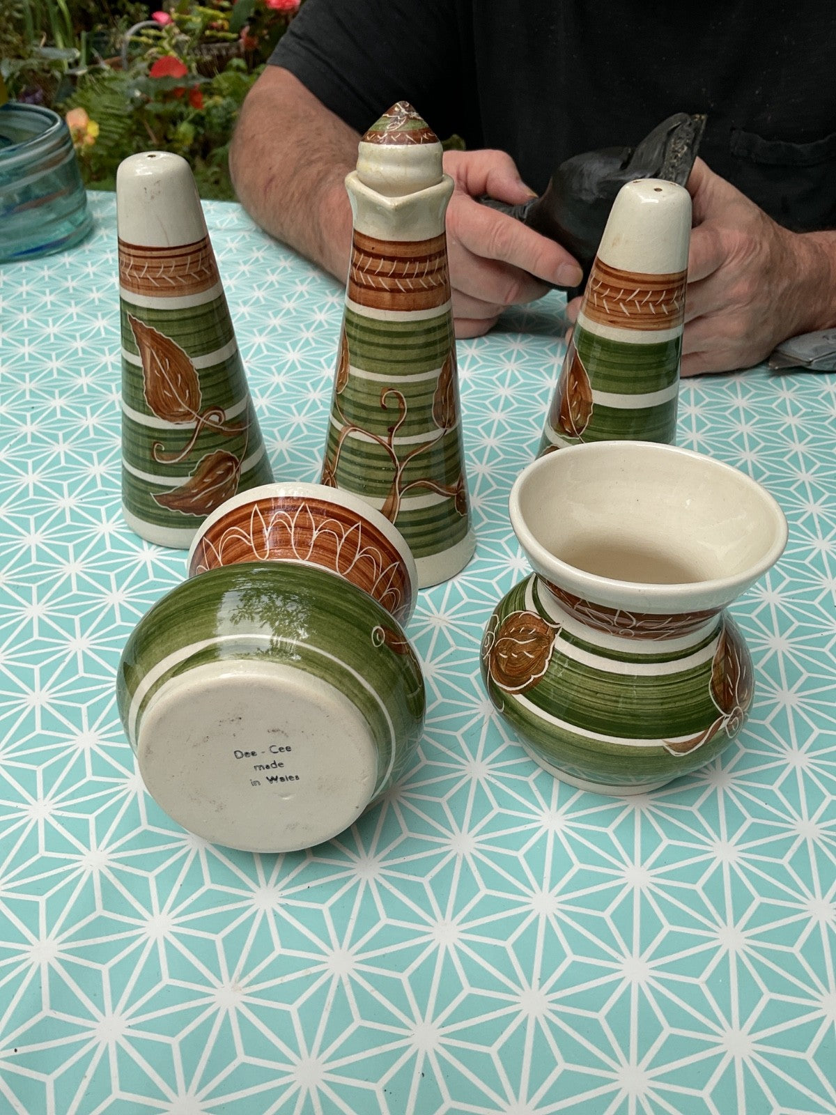 Dee-Cee Pottery Set