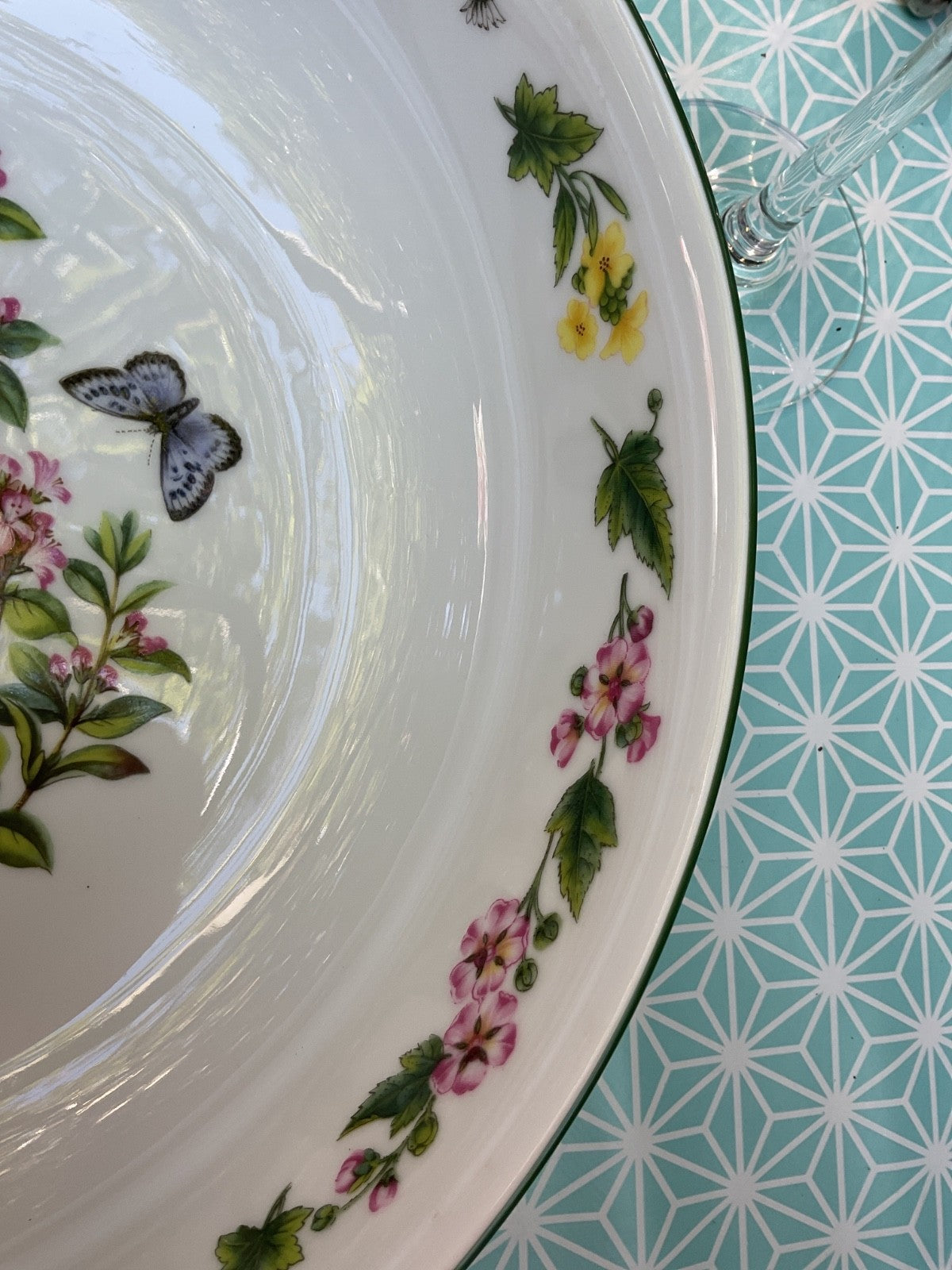 Royal Worcester Herbs Large Serving Bowl – Wild Thyme