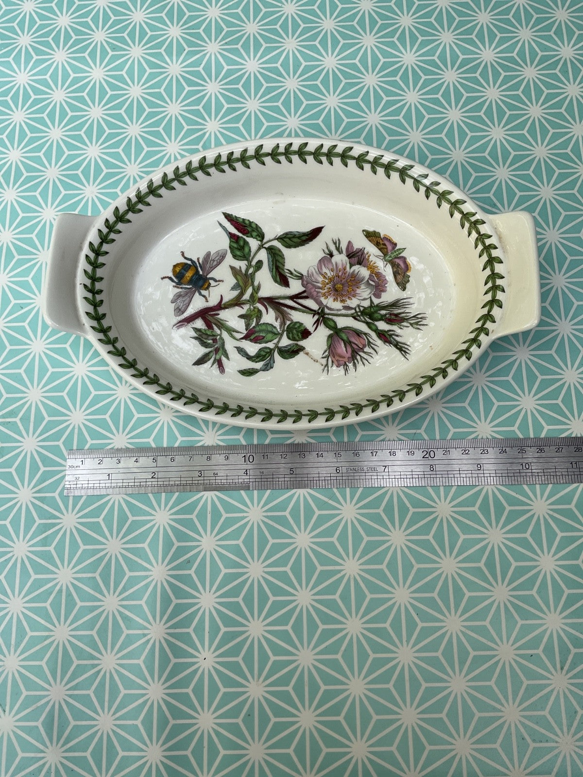 Portmeirion Botanic Garden Oval Handled Dish (Rosa canina, 29 cm)