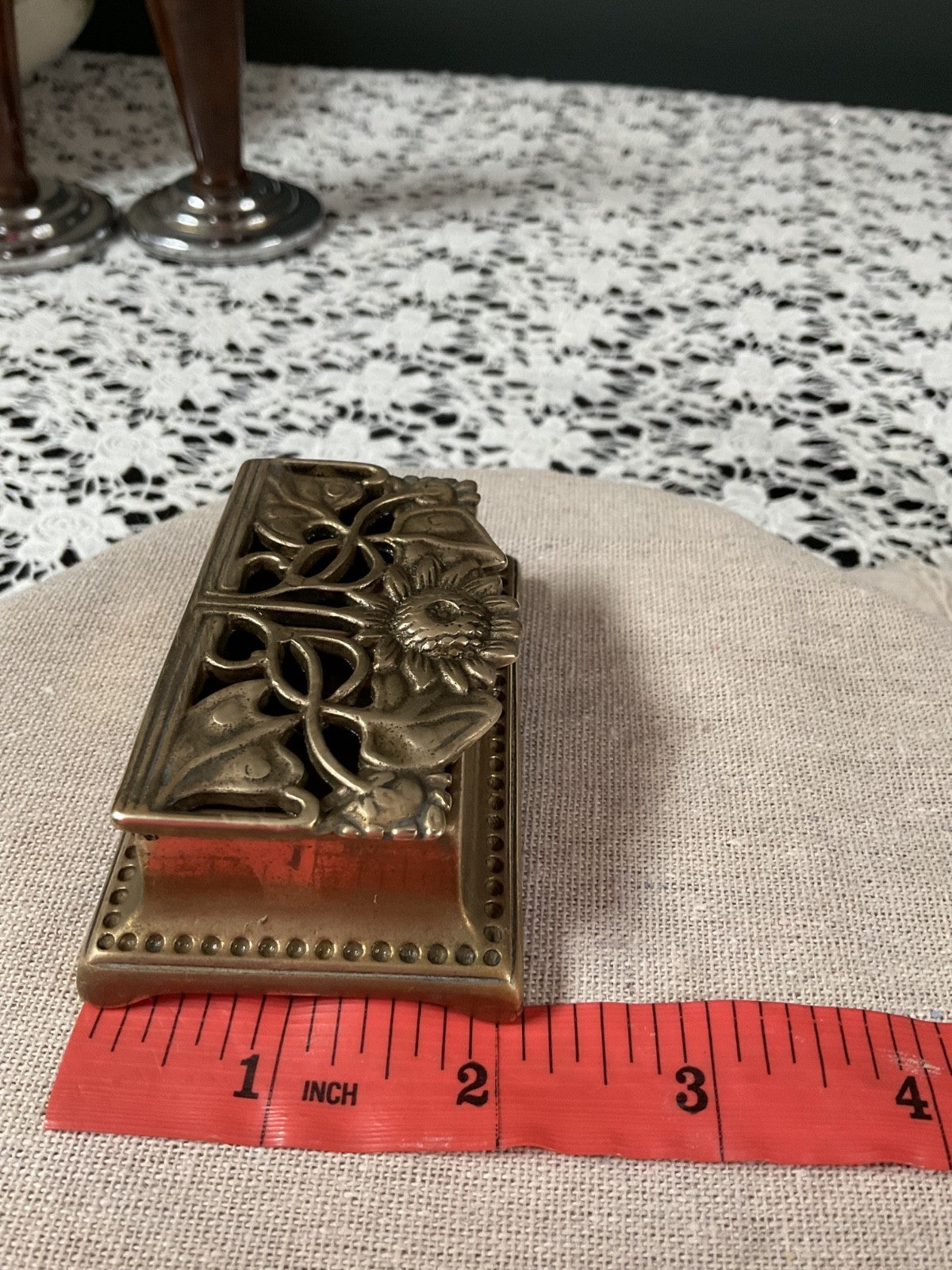 🏵️ Vintage Solid Brass Trinket Box – Sunflower Design – Ornate Hinged Lid – 4"