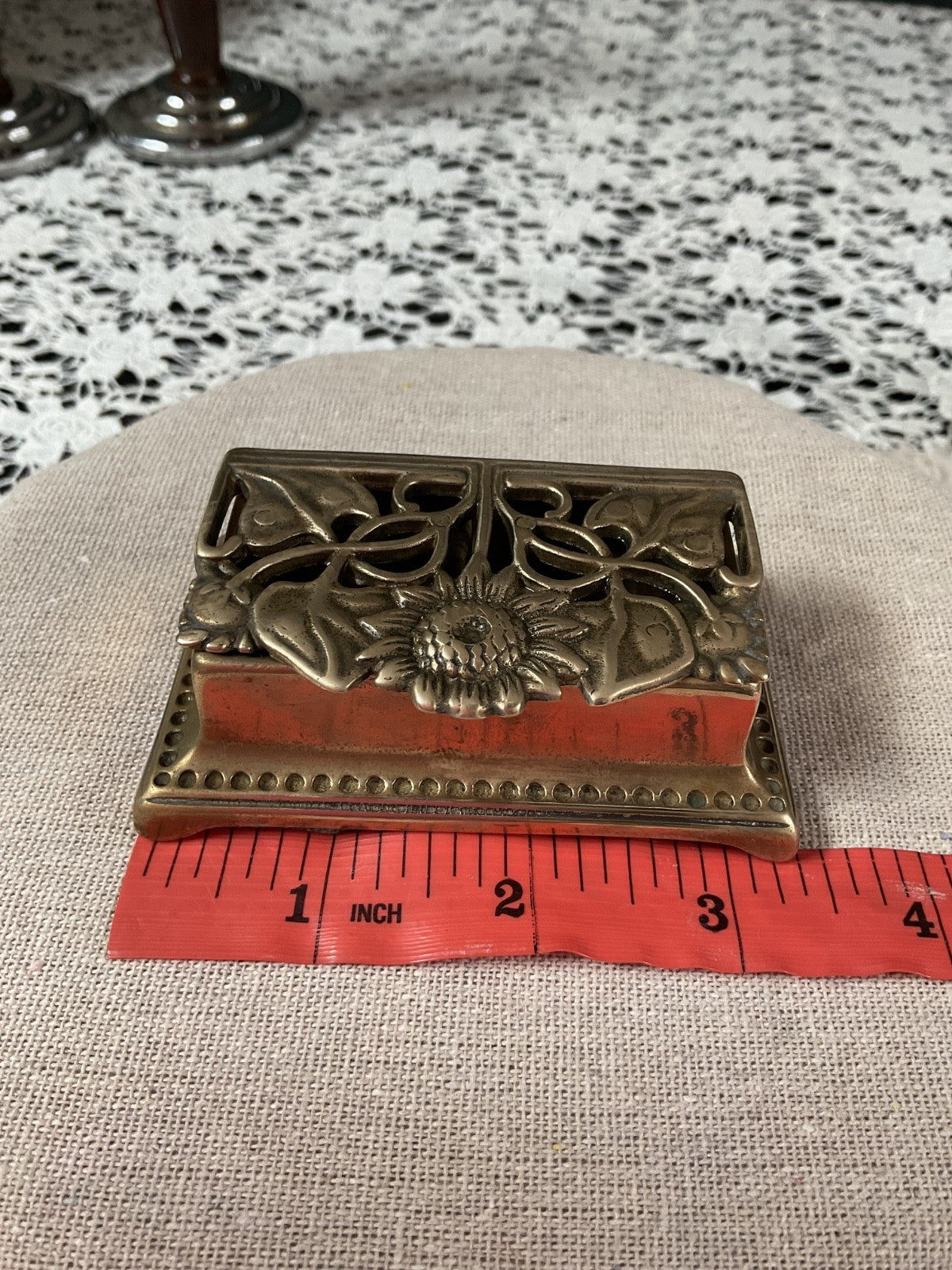 🏵️ Vintage Solid Brass Trinket Box – Sunflower Design – Ornate Hinged Lid – 4"
