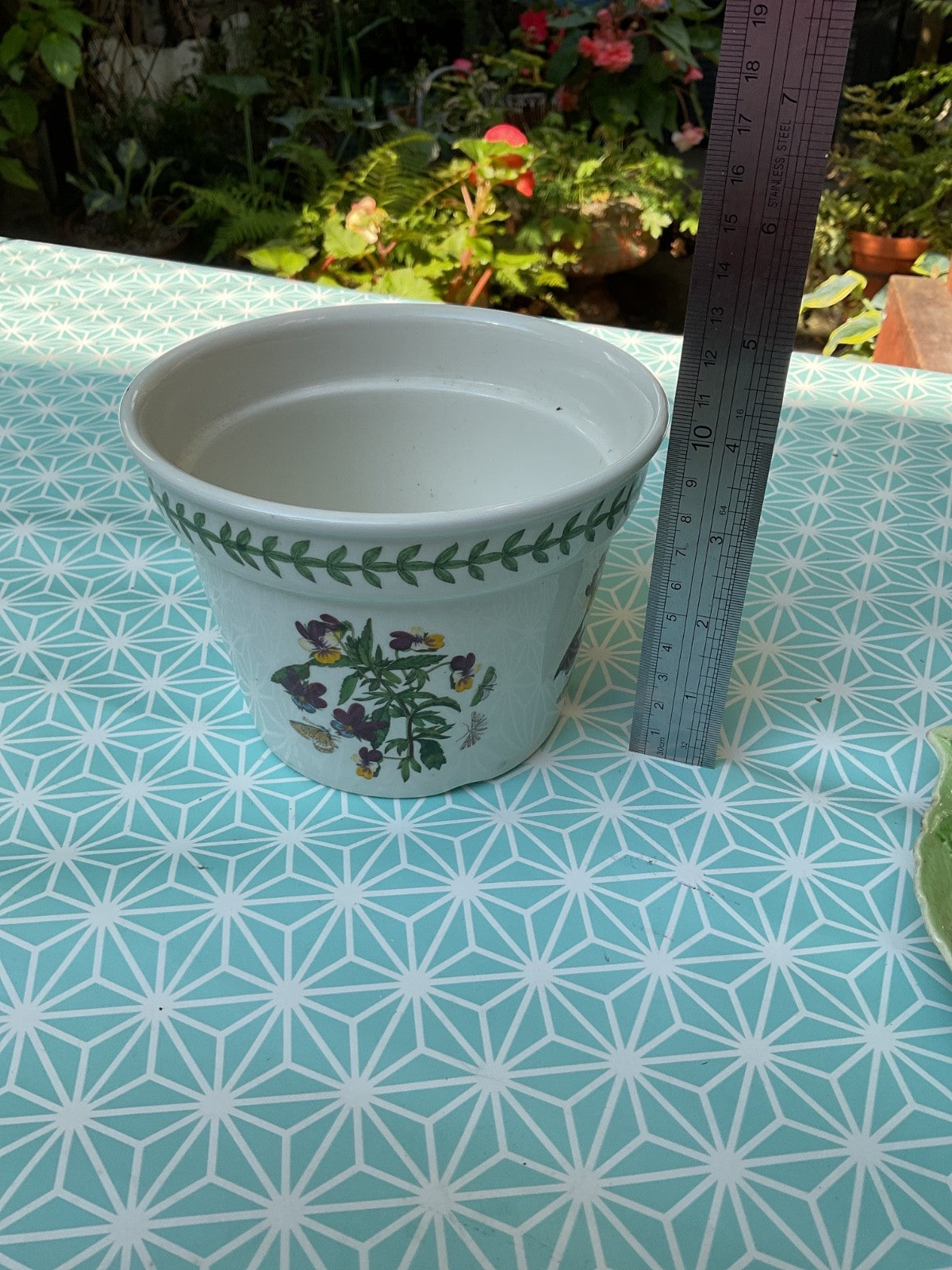Portmeirion Botanic Garden Planter – Viola Tricolor